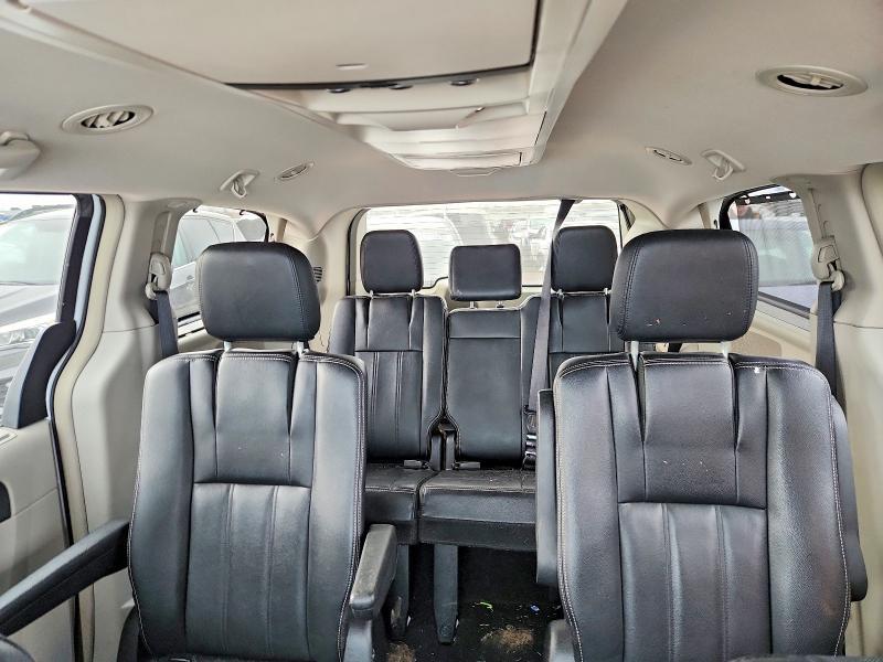 2016 Chrysler Town & Country Touring