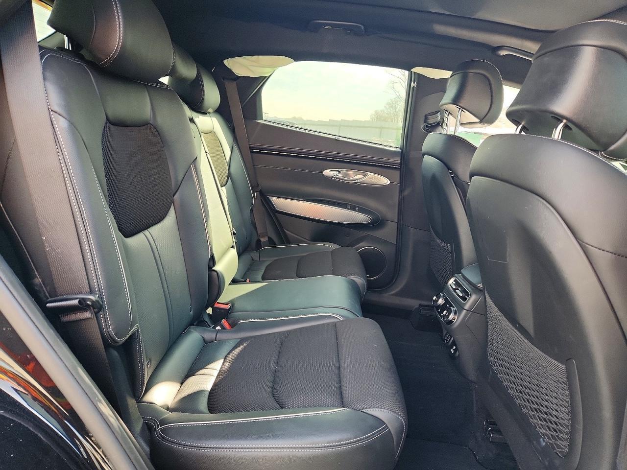 2023 Genesis Gv70 Base