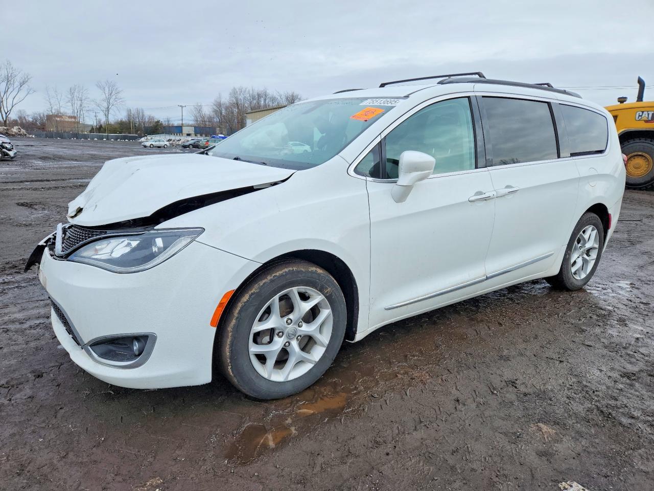 2017 Chrysler Pacifica Touring l