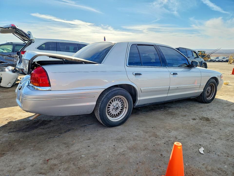 2001 Ford Crown Victoria lx