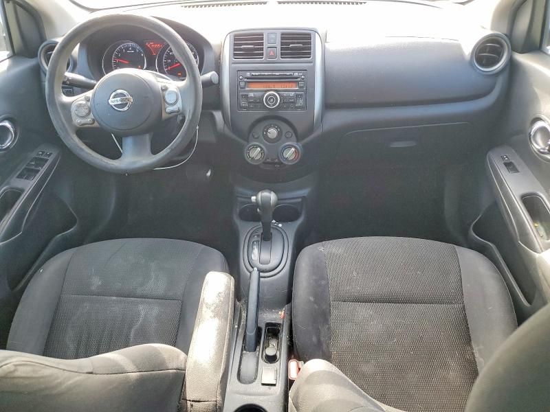 2013 Nissan Versa sv