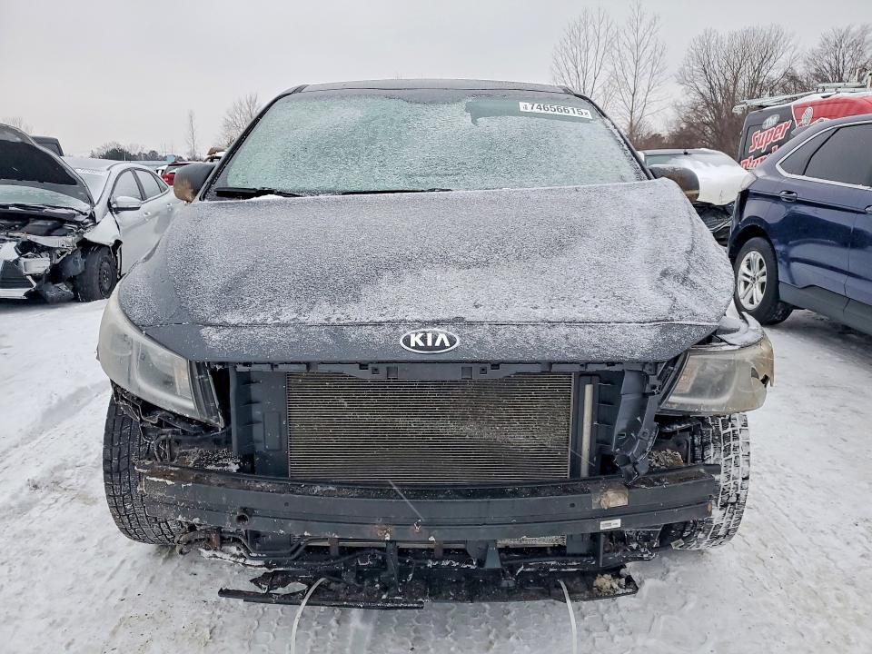 2016 KIA Sedona lx