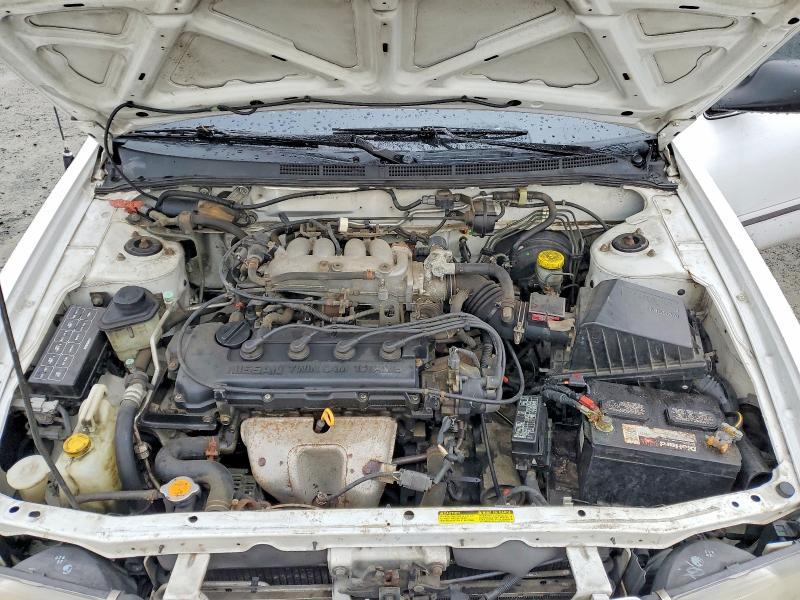 1997 Nissan Sentra Base