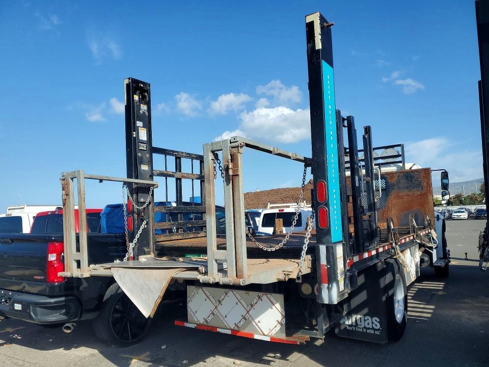 2013 Freigliner 2013 Freightliner M2 106 MED