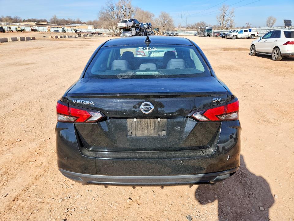 2021 Nissan Versa sv