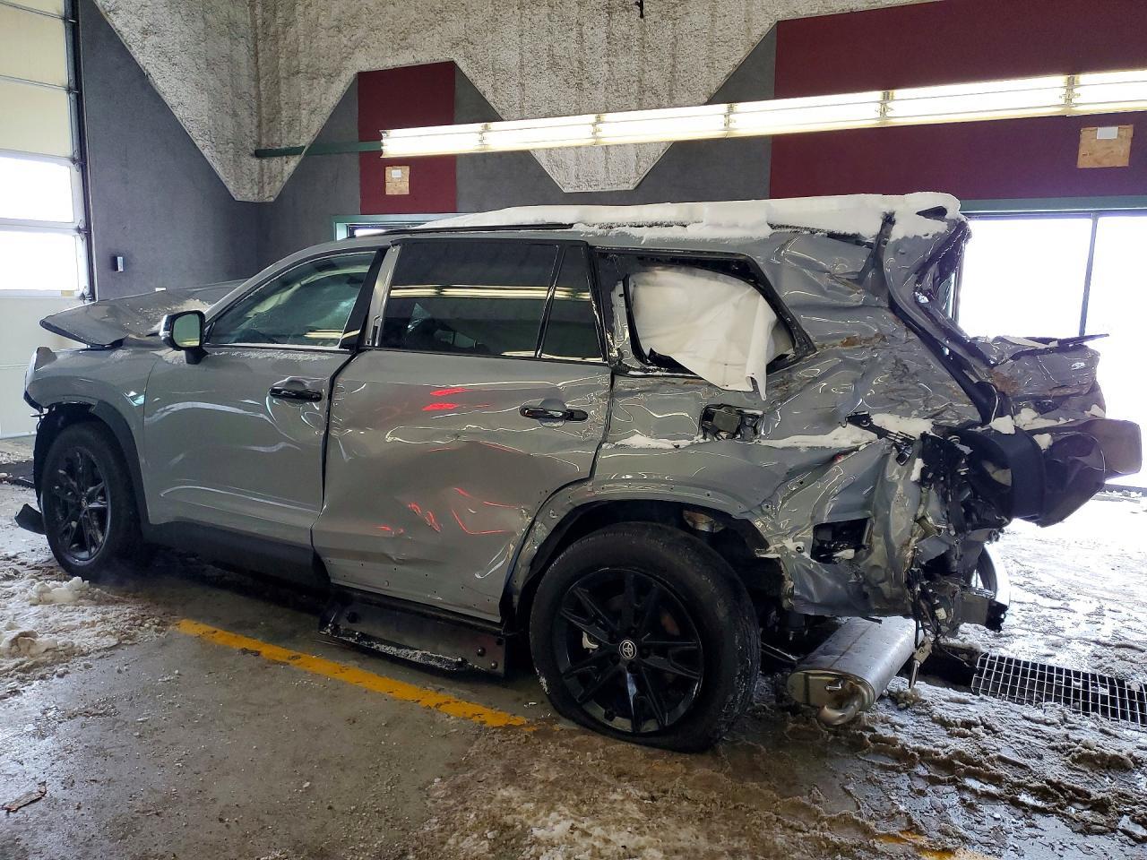2026 Toyota Grand Highlander le