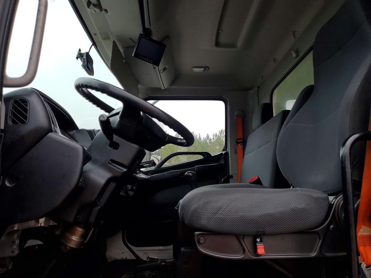 2017 Hino 258/268 BOX Truck