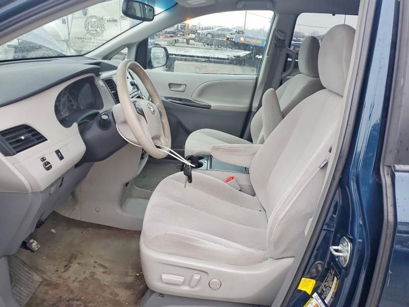 2012 Toyota Sienna le