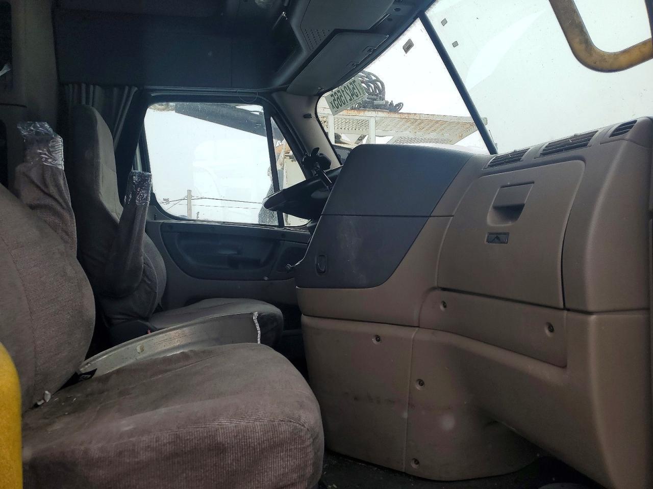 2016 Freigliner 2016 Freightliner Cascadia 125 Semi Truck