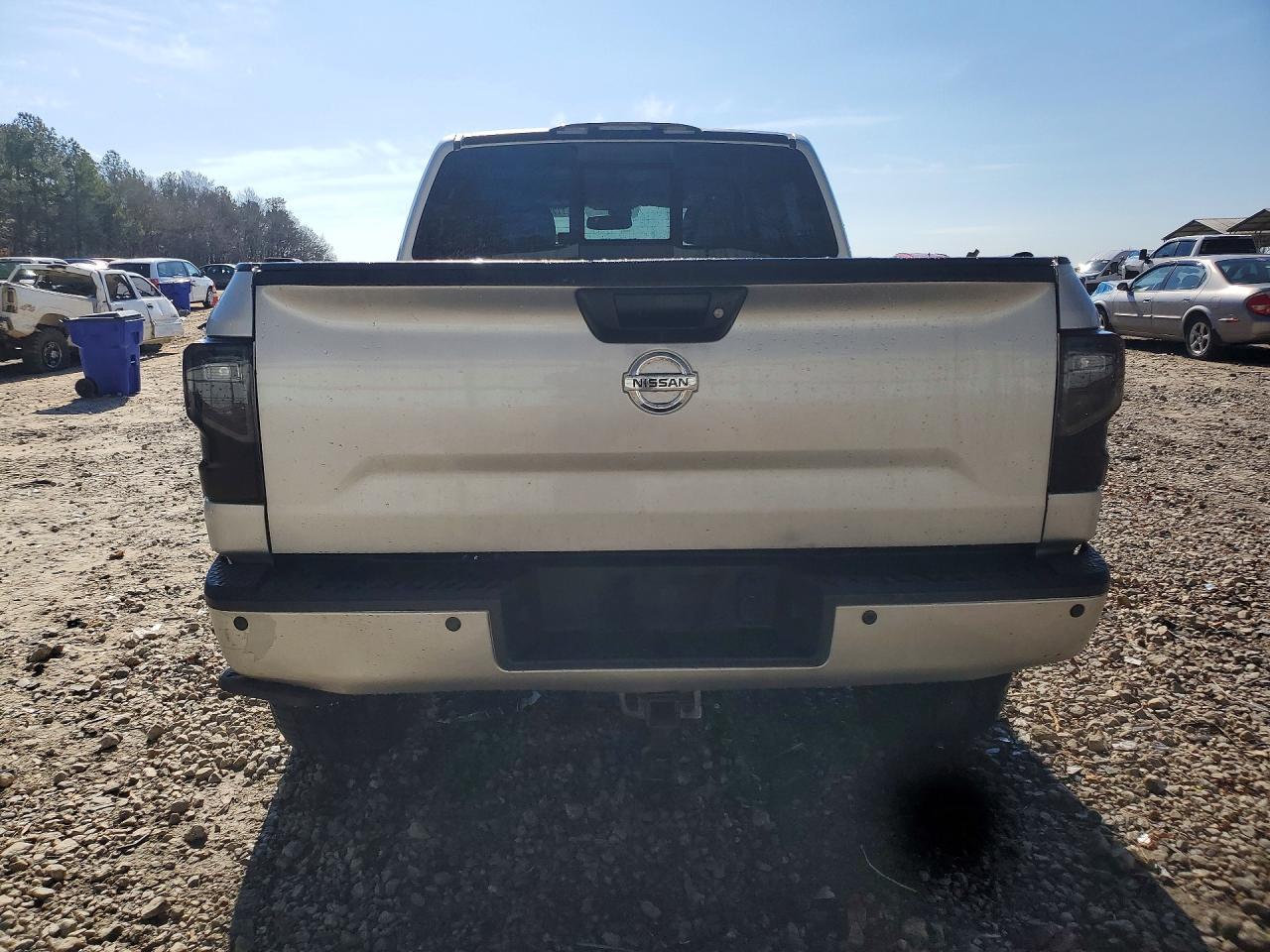 2017 Nissan Titan SL