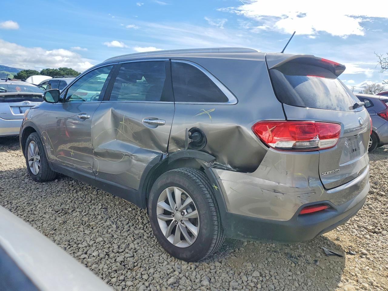 2016 KIA Sorento lx V6