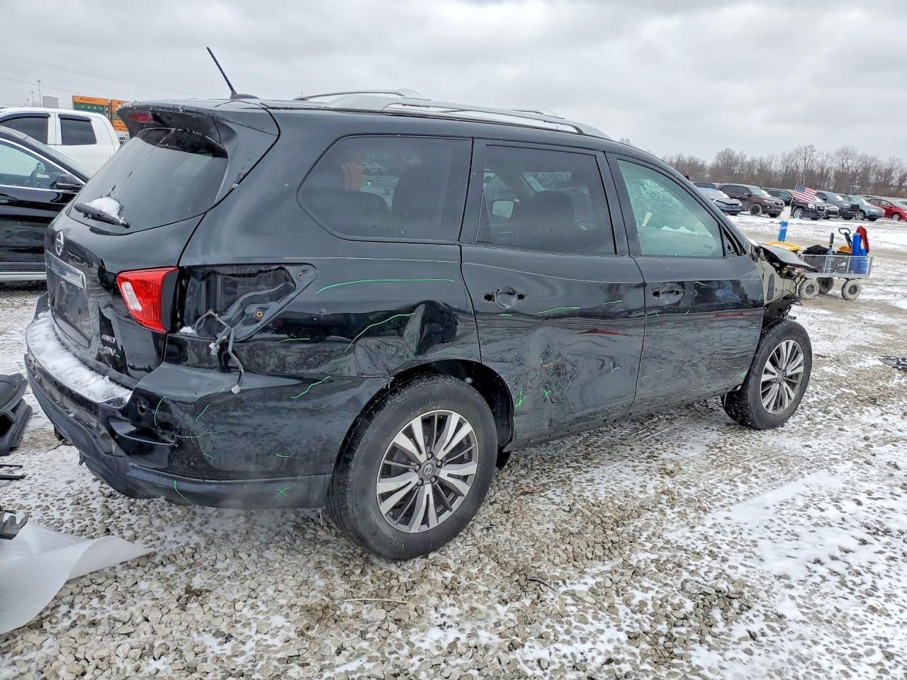 2018 Nissan Pathfinder sv