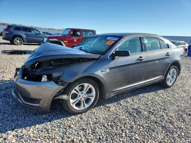2016 Ford Taurus se
