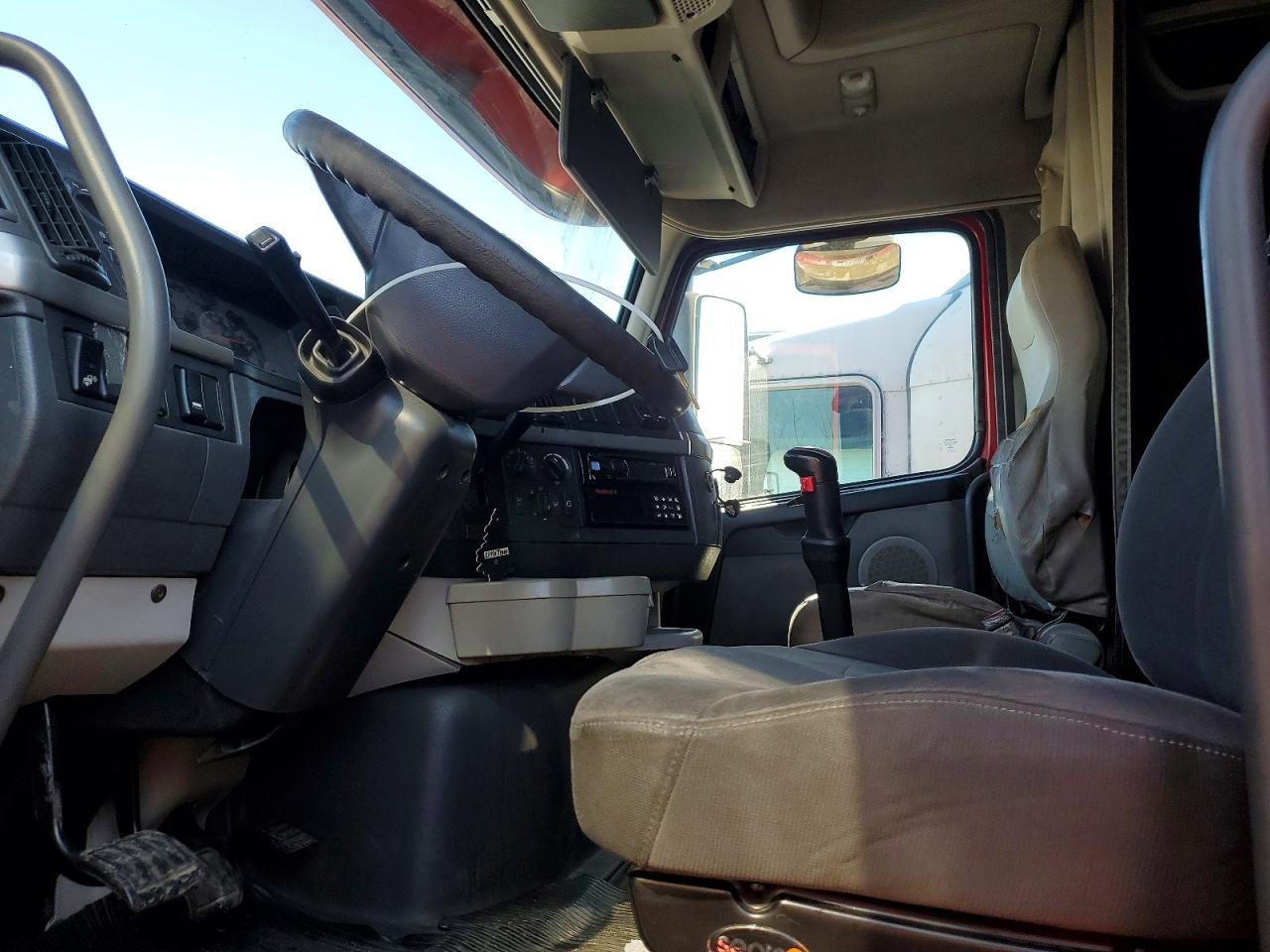 2010 Volvo VN VNL