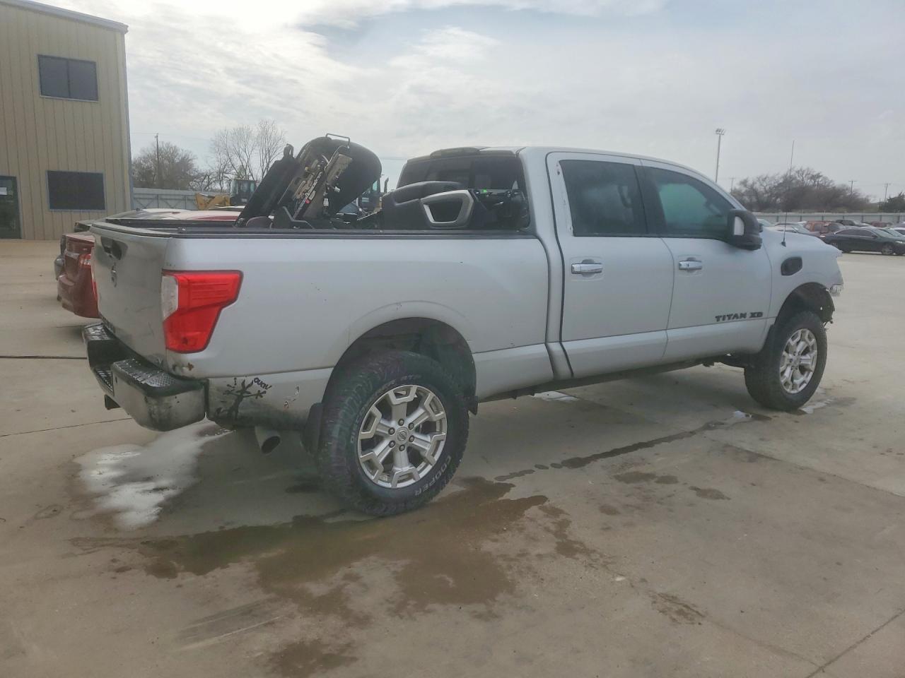 2016 Nissan Titan XD SL