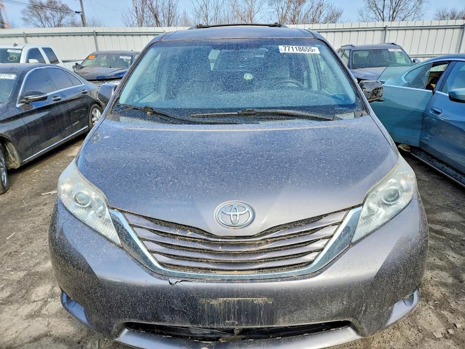 2015 Toyota Sienna le