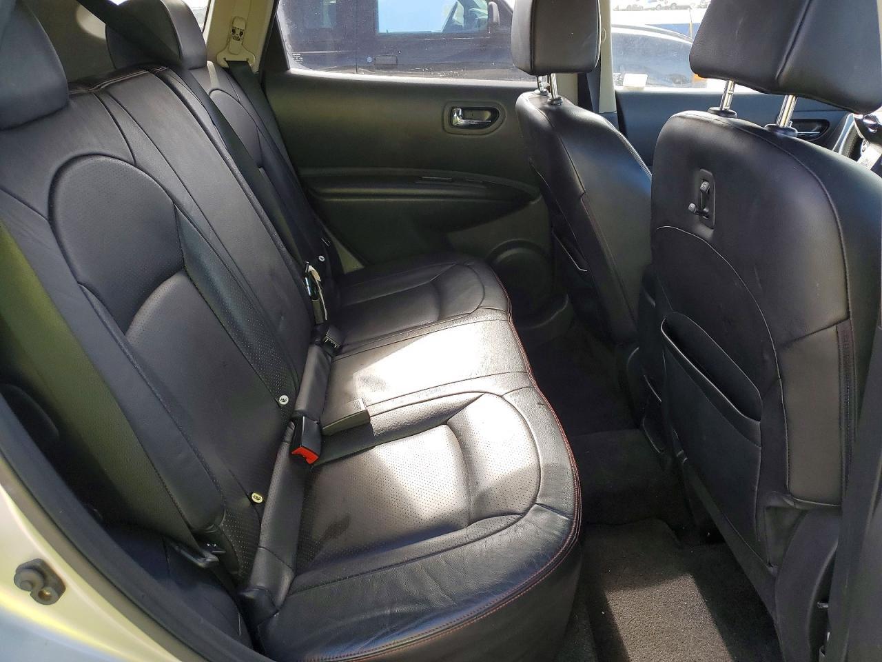 2010 Nissan Rogue s