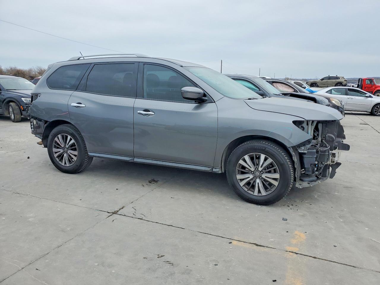 2017 Nissan Pathfinder s