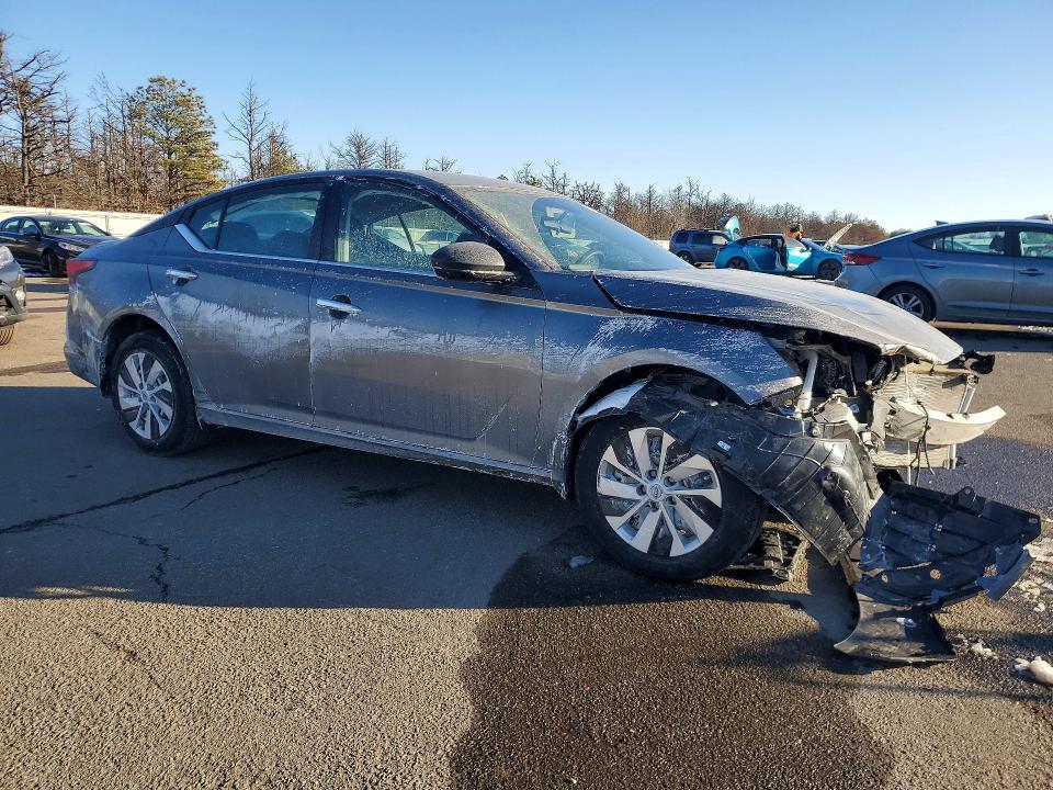 2025 Nissan Altima s