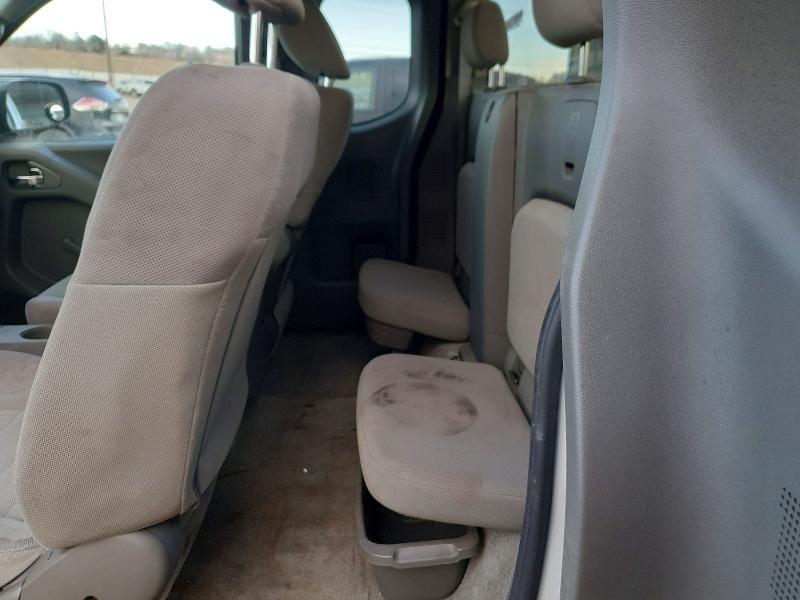 2012 Nissan Frontier s