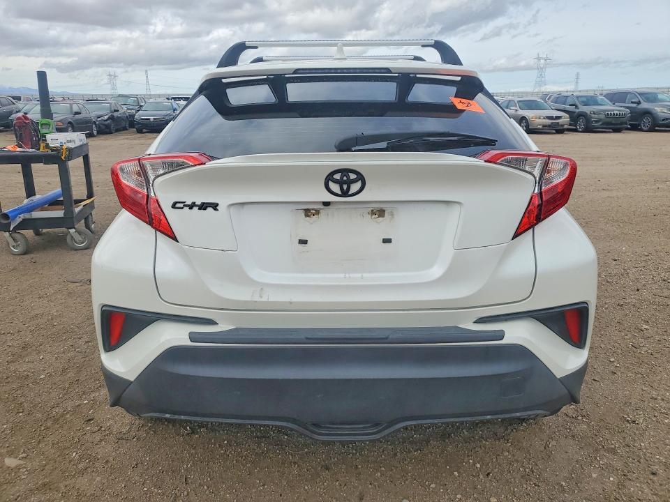 2021 Toyota C-hr xle