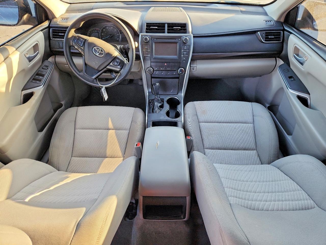 2015 Toyota Camry le