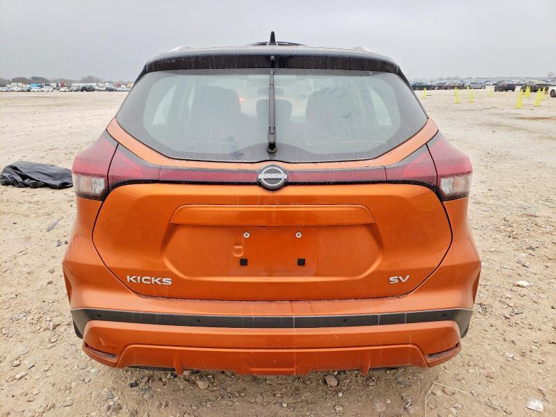 2023 Nissan Kicks sv