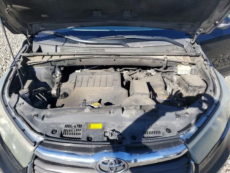 2015 Toyota Highlander le