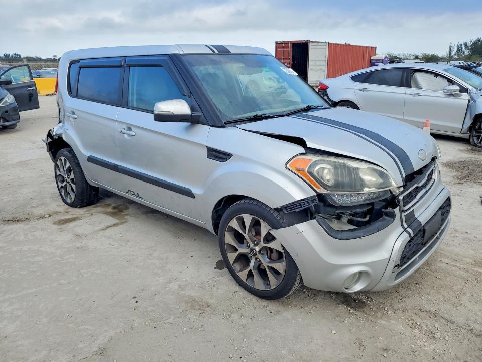 2013 KIA Soul +