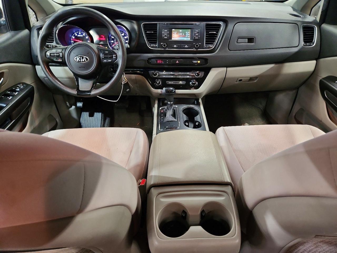 2016 KIA Sedona l