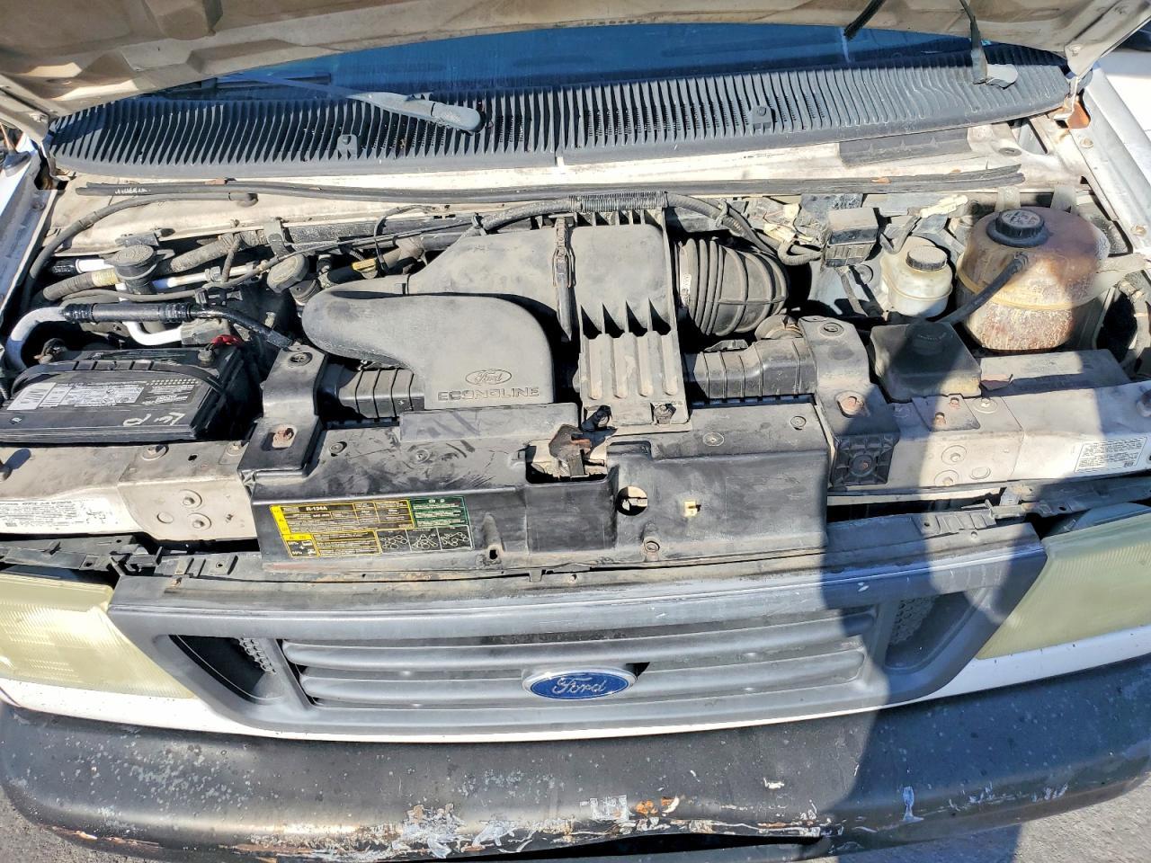 2004 Ford E350 BOX Truck