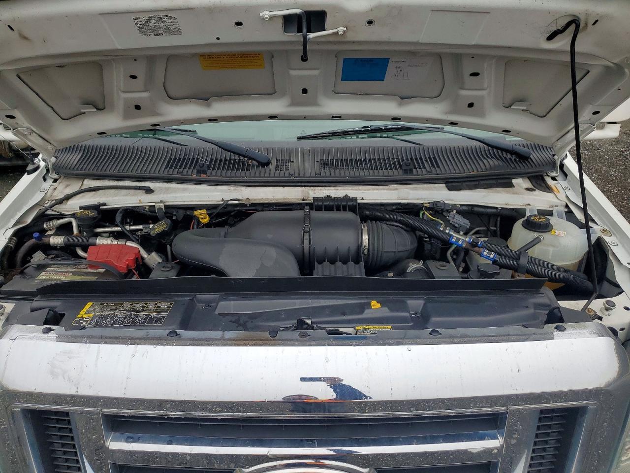 2015 Ford Econoline E350 Super Duty Cutaway Van