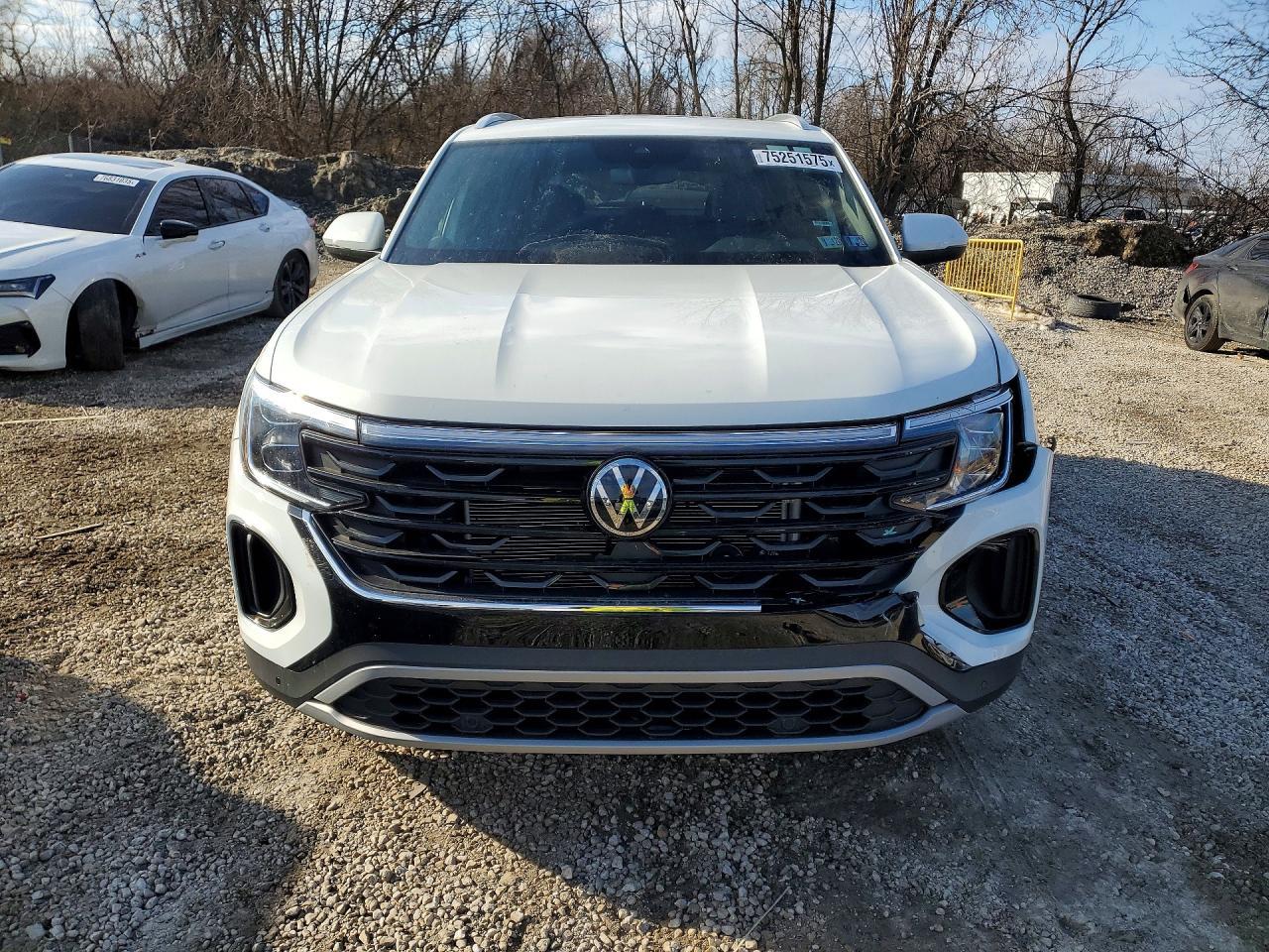 2025 Volkswagen Atlas Cross Sport 2.0t se W/techno
