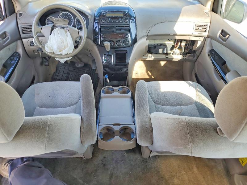 2005 Toyota Sienna ce 8 Passenger