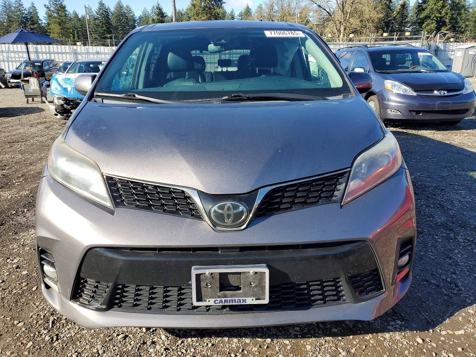 2020 Toyota Sienna se 8-passenger