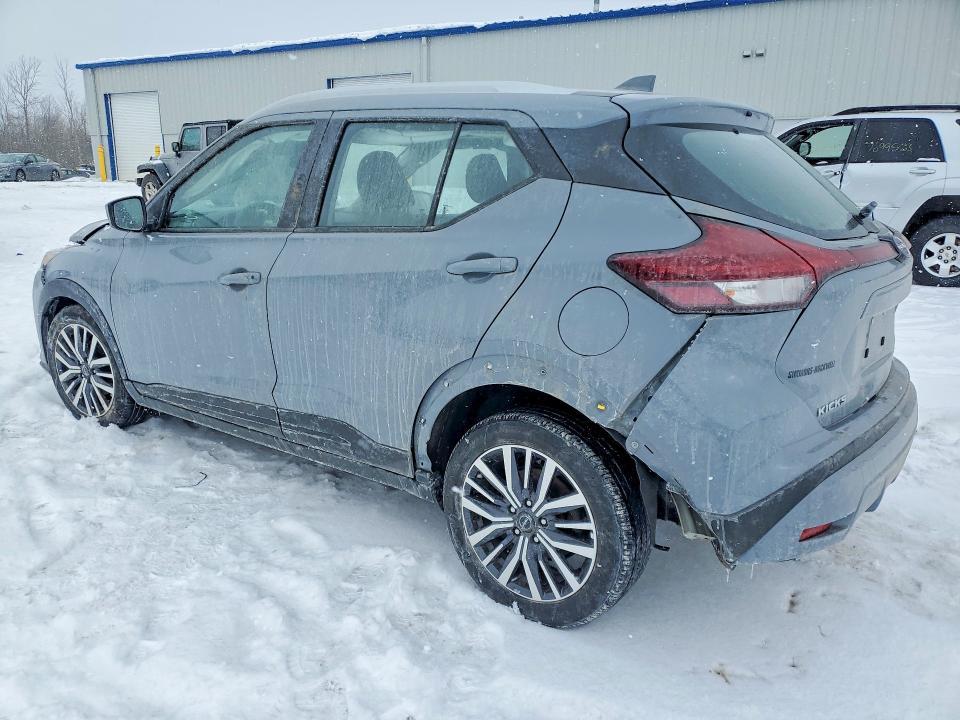 2022 Nissan Kicks sv