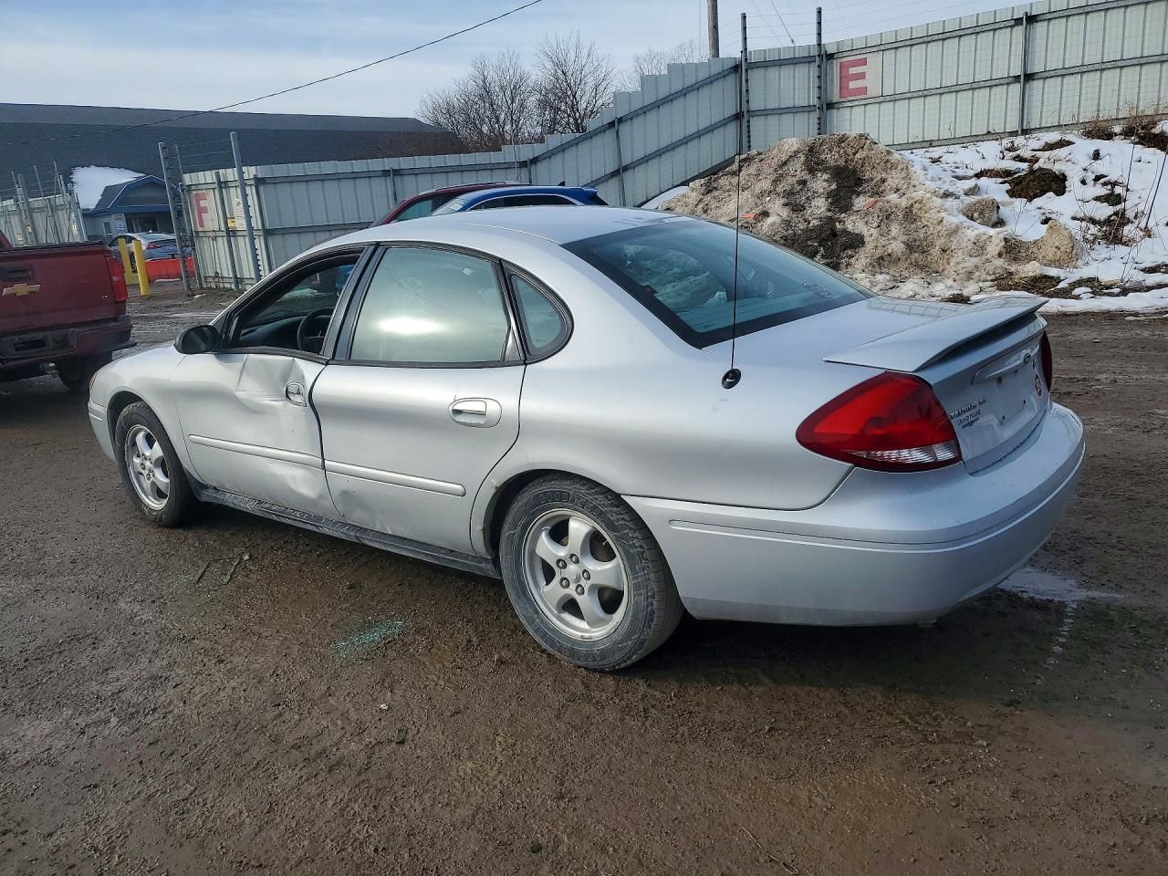 2005 Ford Taurus se