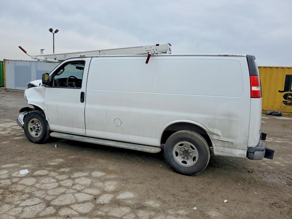 2017 GMC Savana 2500 Cargo Utility / Service van