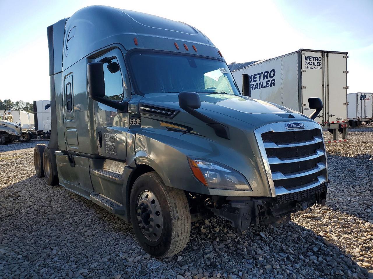 2018 Freightliner Cascadia 126 Semi Truck