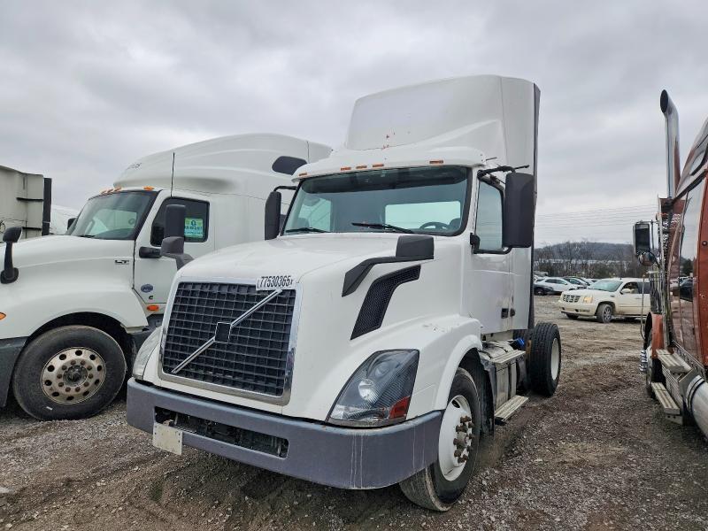 2017 Volvo VNL Semi Truck