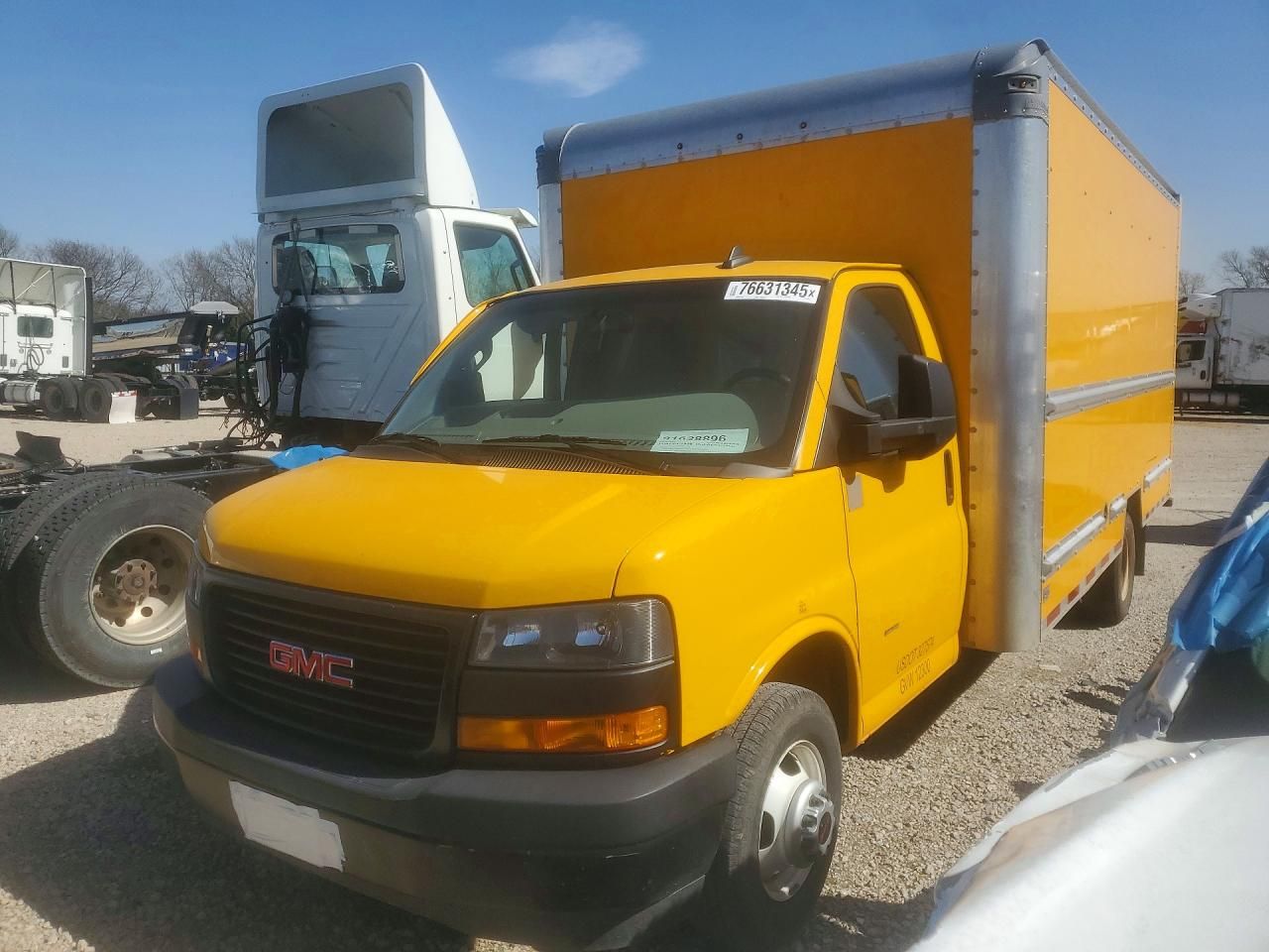 2023 GMC Savana BOX Truck