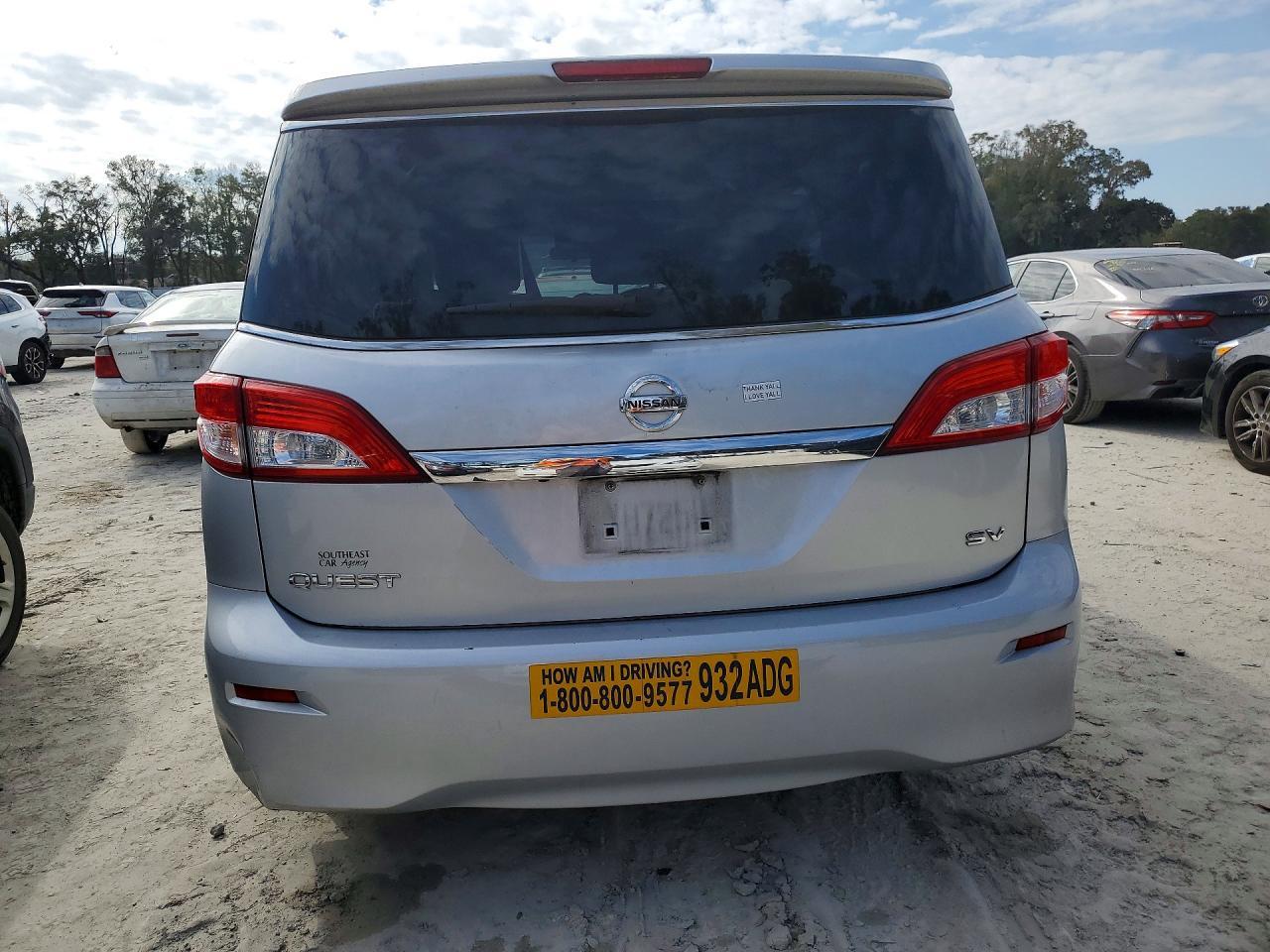 2015 Nissan Quest s