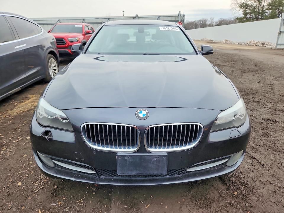 2011 BMW 528 i