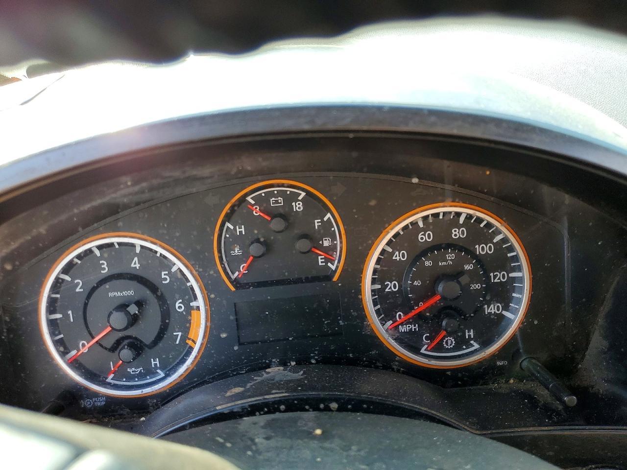 2013 Nissan Titan SV