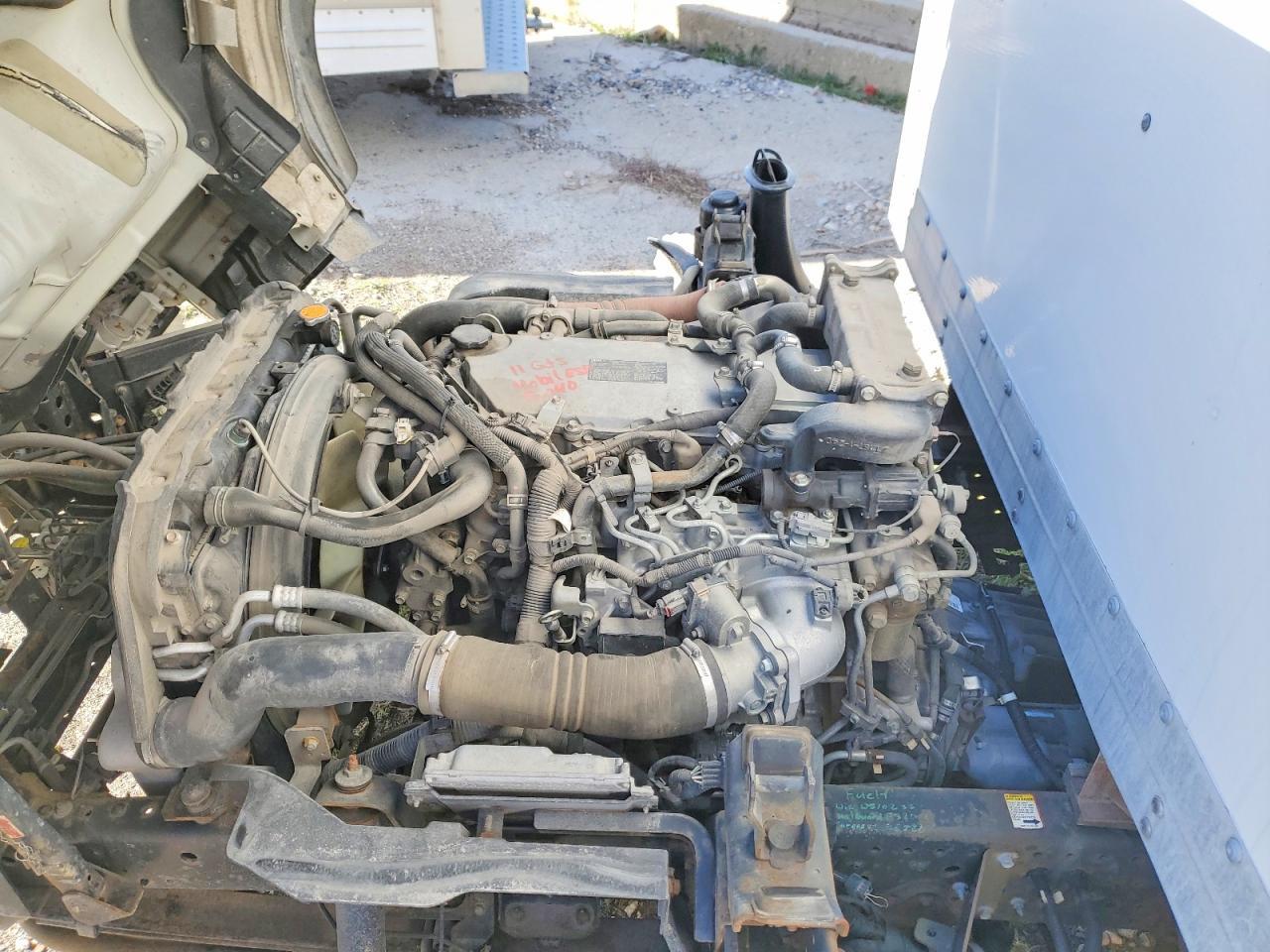 2013 Isuzu NPR HD BOX Truck