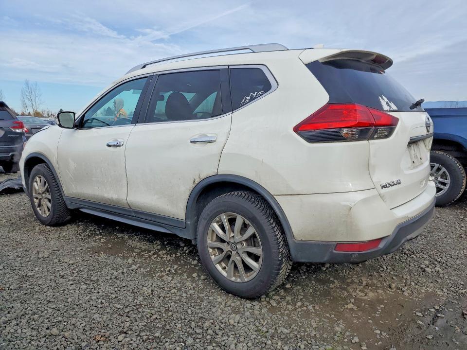2017 Nissan Rogue sv