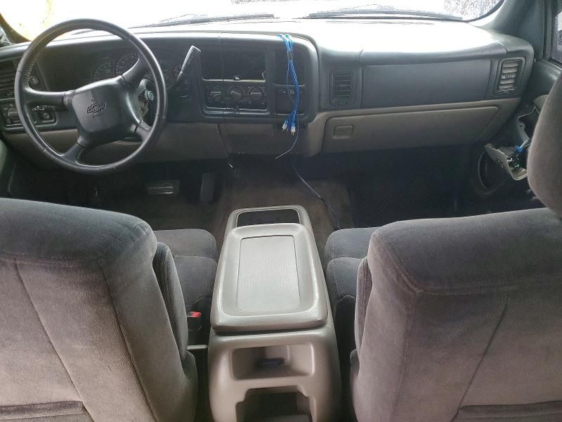 2002 Chevrolet Suburban C1500