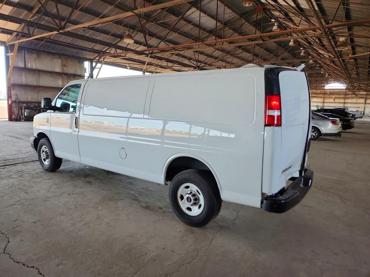 2022 GMC Savana G3500