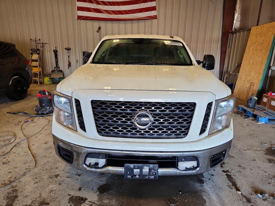 2019 Nissan Titan sv