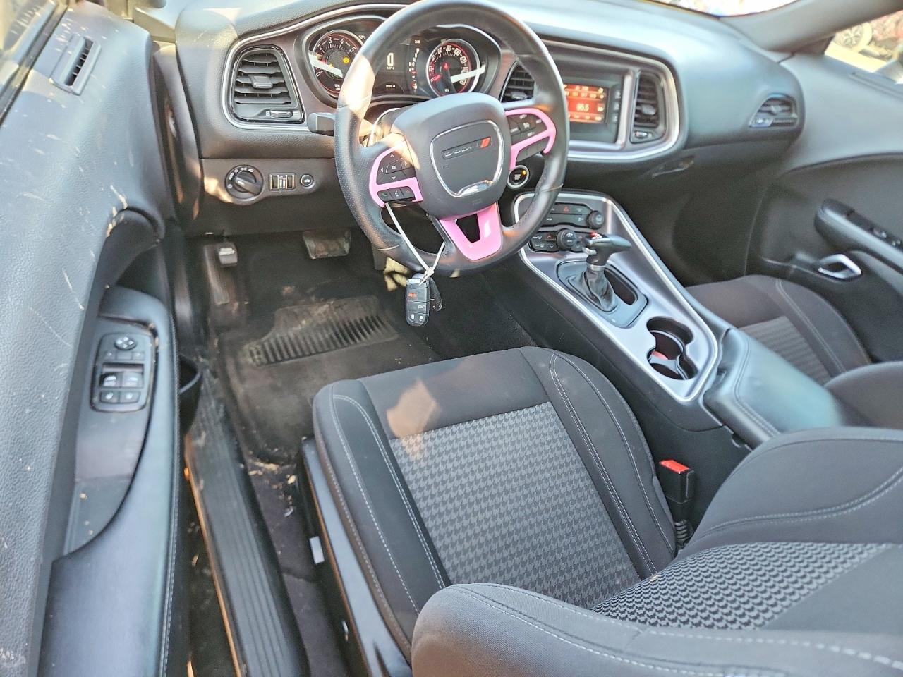 2017 Dodge Challenger sxt